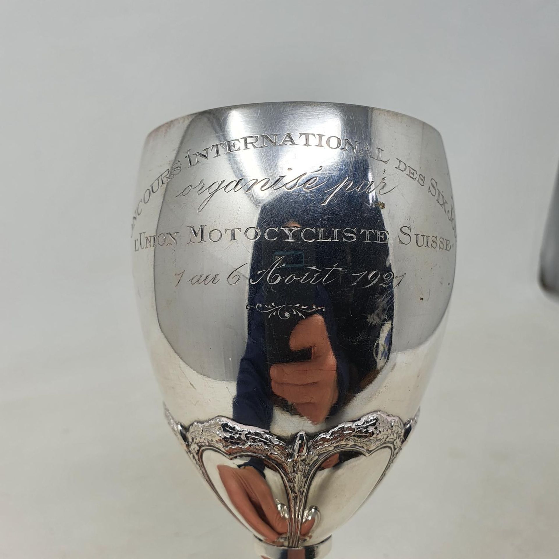 A silver coloured metal goblet, inscribed 'Concours International Day 6 Jours Organise par L'Union - Image 3 of 3