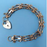 A 9ct gold bracelet with padlock clasp, 8 g