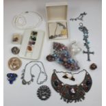 Assorted costume jewellery