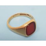 A 9ct gold ring set with an amber stone, ring size W and various costume jewellery