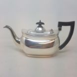 A silver teapot, Birmingham 1911, 11.6 ozt