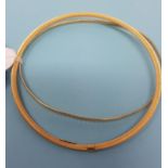 Two 9ct gold bangles, 6.5 g (2)