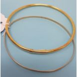 Tw 9ct gold bangles, 5.9 g (2)