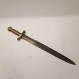 A 19th century gladius/artillery sword, 63 cm, and a French bayonet, 81215, 69 cm (2)