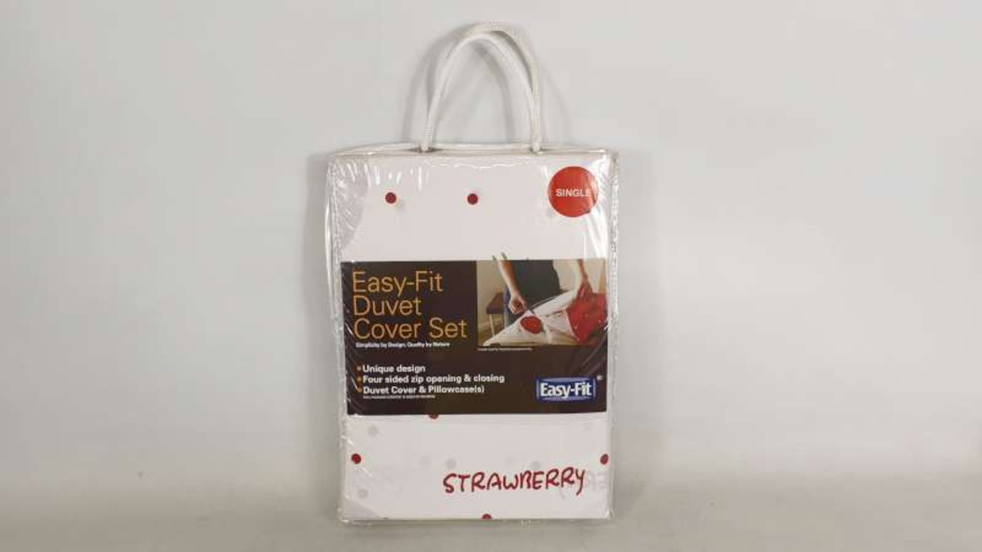 6 X BRAND NEW EASY-FIT SINGLE SIZE STRAWBERRY DUVET SET WITH FOUR SIDED ZIP OPENING & CLOSING + 1