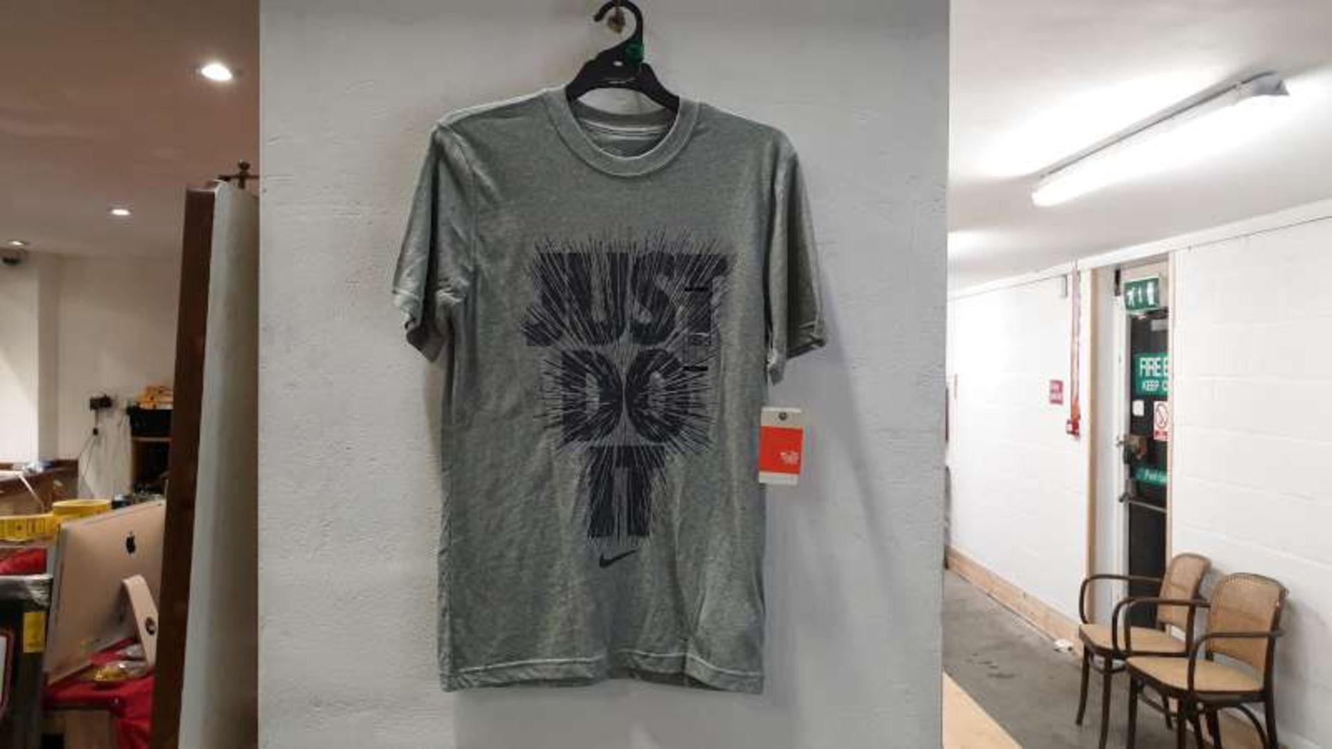 7 X BRAND NEW GREY NIKE JUST DO IT T-SHIRTS SIZE XL AND XXL