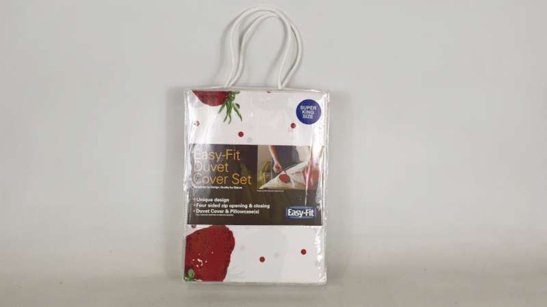 6 X BRAND NEW EASY-FIT SUPERKING SIZE STRAWBERRY DUVET + 2 PILLOWCASES RRP £73.65 PER PIECE