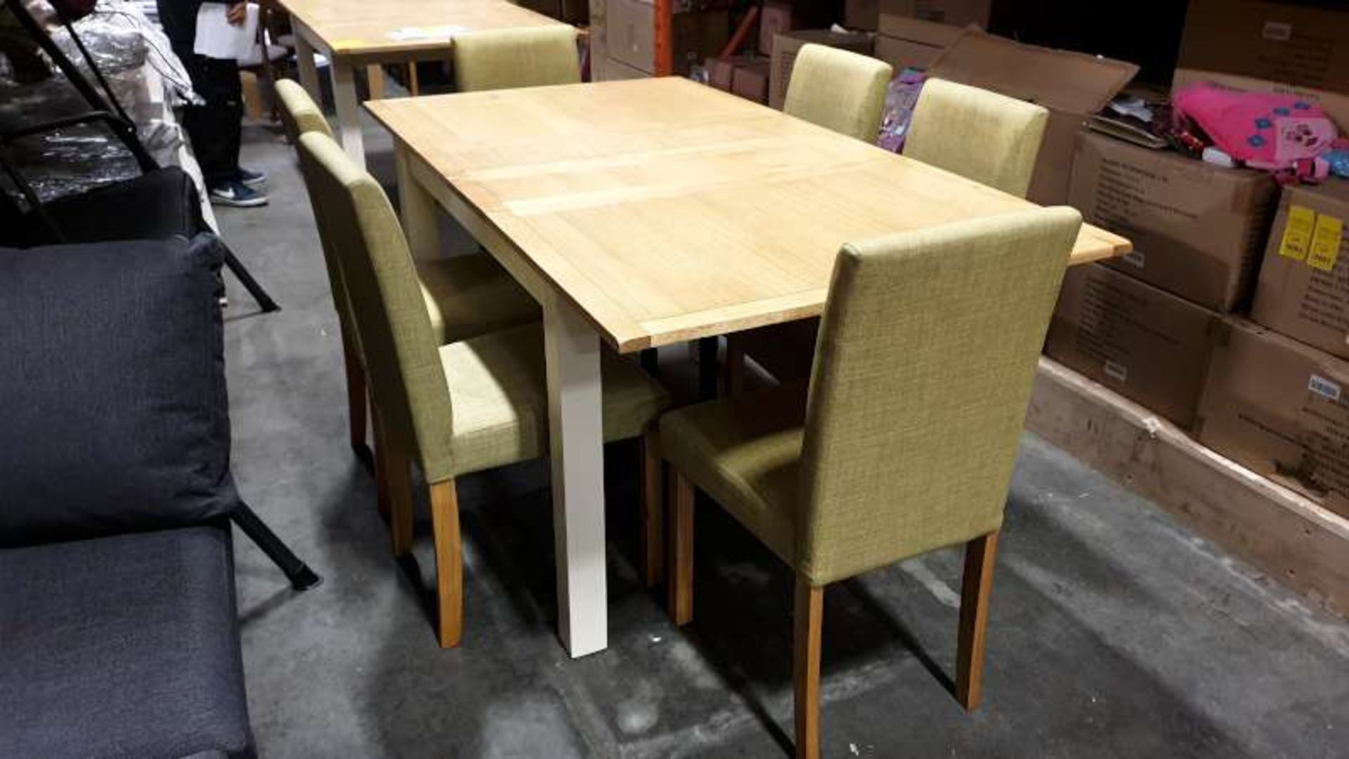 BRAND NEW BOXED HARROGATE TWO TONE EXTENDING DINNING TABLE WITH 6 X CHAIRS IN 5 BOXES