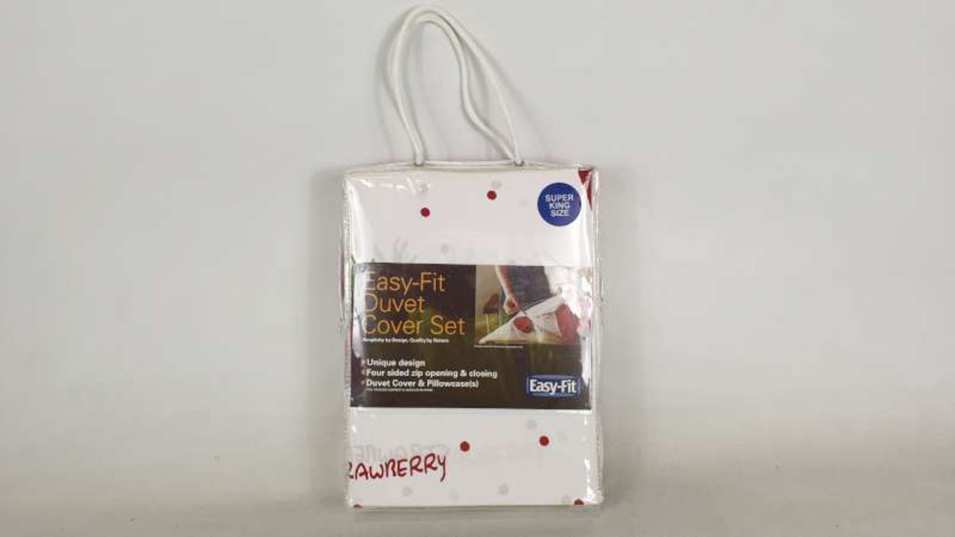 6 X BRAND NEW EASY-FIT SUPERKING SIZE STRAWBERRY DUVET + 2 PILLOWCASES RRP £73.65 PER PIECE