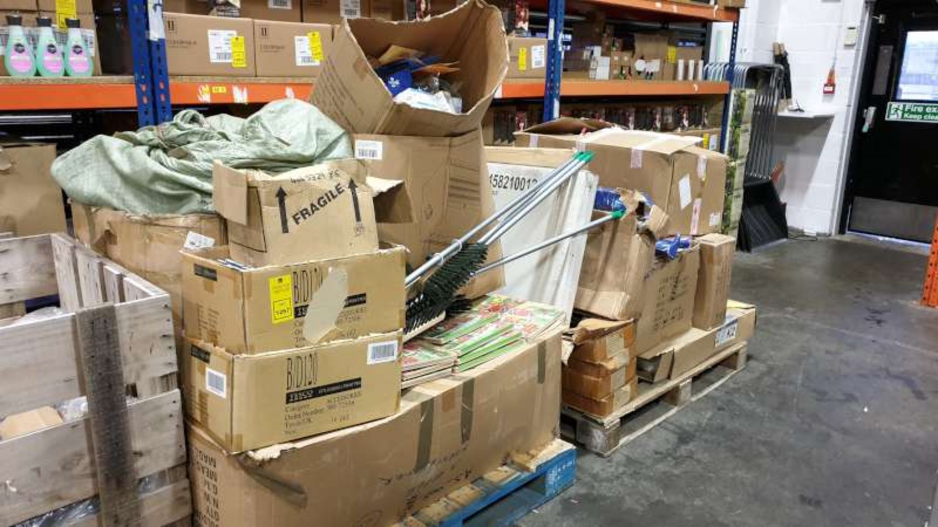 2 X PALLETS CONTAINING A LARGE QTY OF VARIOUS ITEMS