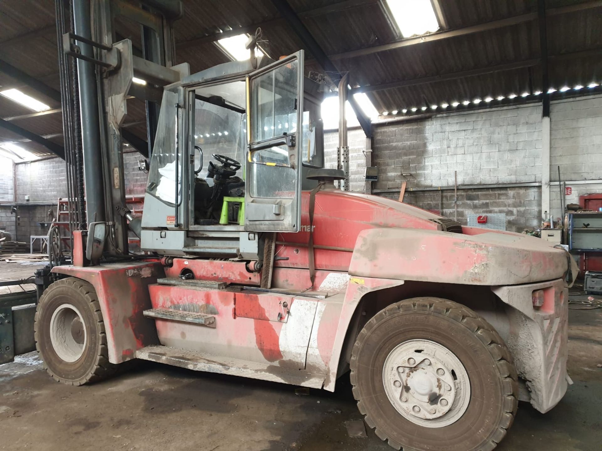 KALMAR DCE70 35E4 20/40 CONTAINER HANDLER, SERIAL NUMBER A40200735, YEAR 2012, HOURS 17,652