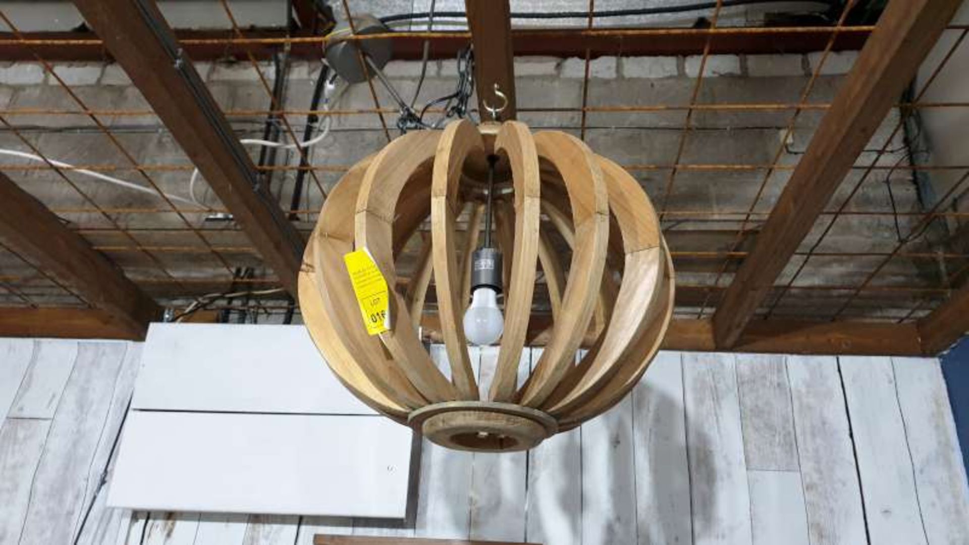 HANGING WOODEN CEILING LIGHT SIZE 53 CM RRP 227.00