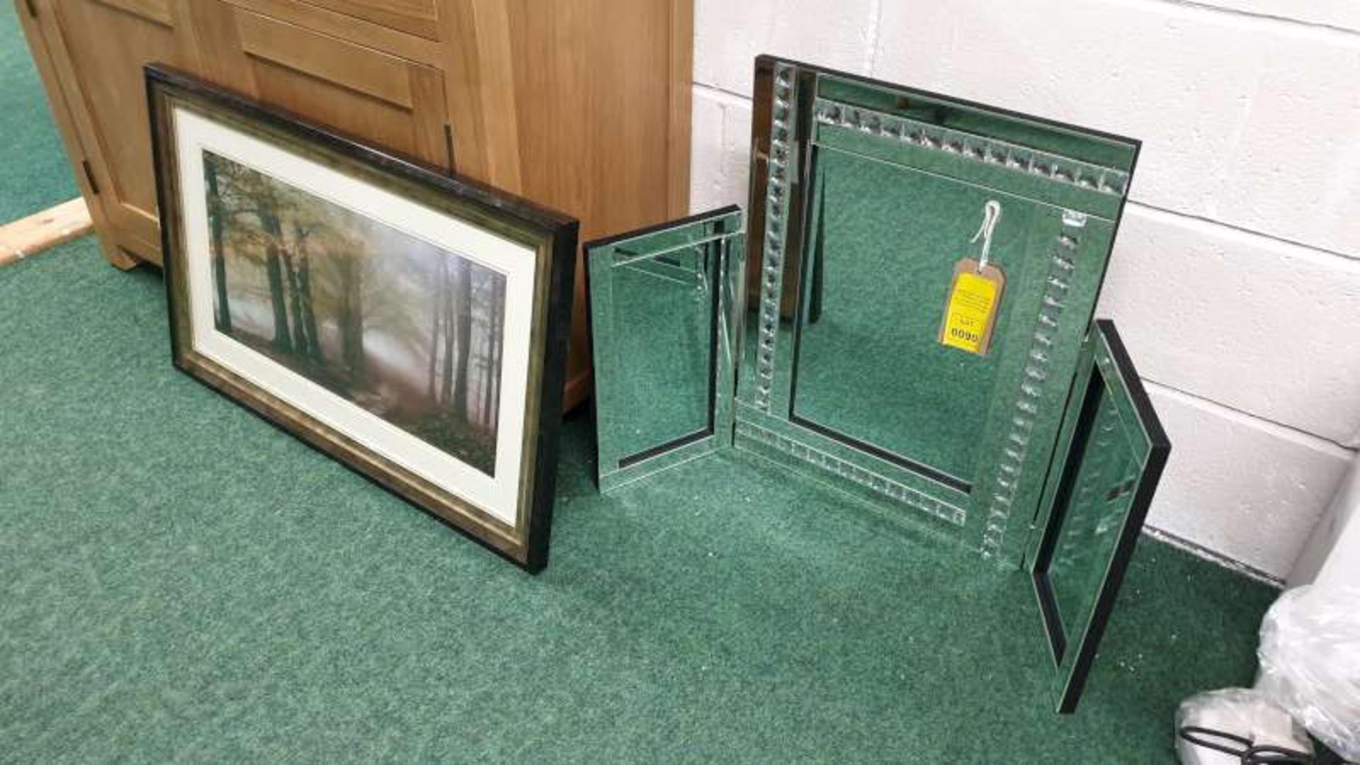 TRIPLE VANITY MIRROR AND A WOODLAND FRAMED PRINT TOTAL RRP £140