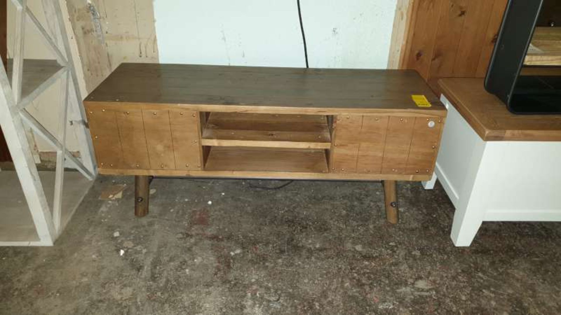 WOODEN TELEVISION UNIT SIZE L1200MM X W400MM X H510MM