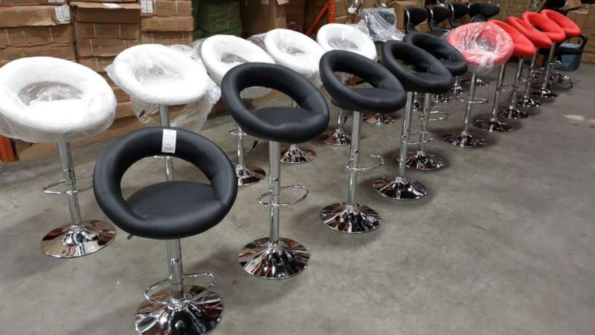 5 X LEATHER STYLE ADJUSTABLE BAR STOOLS