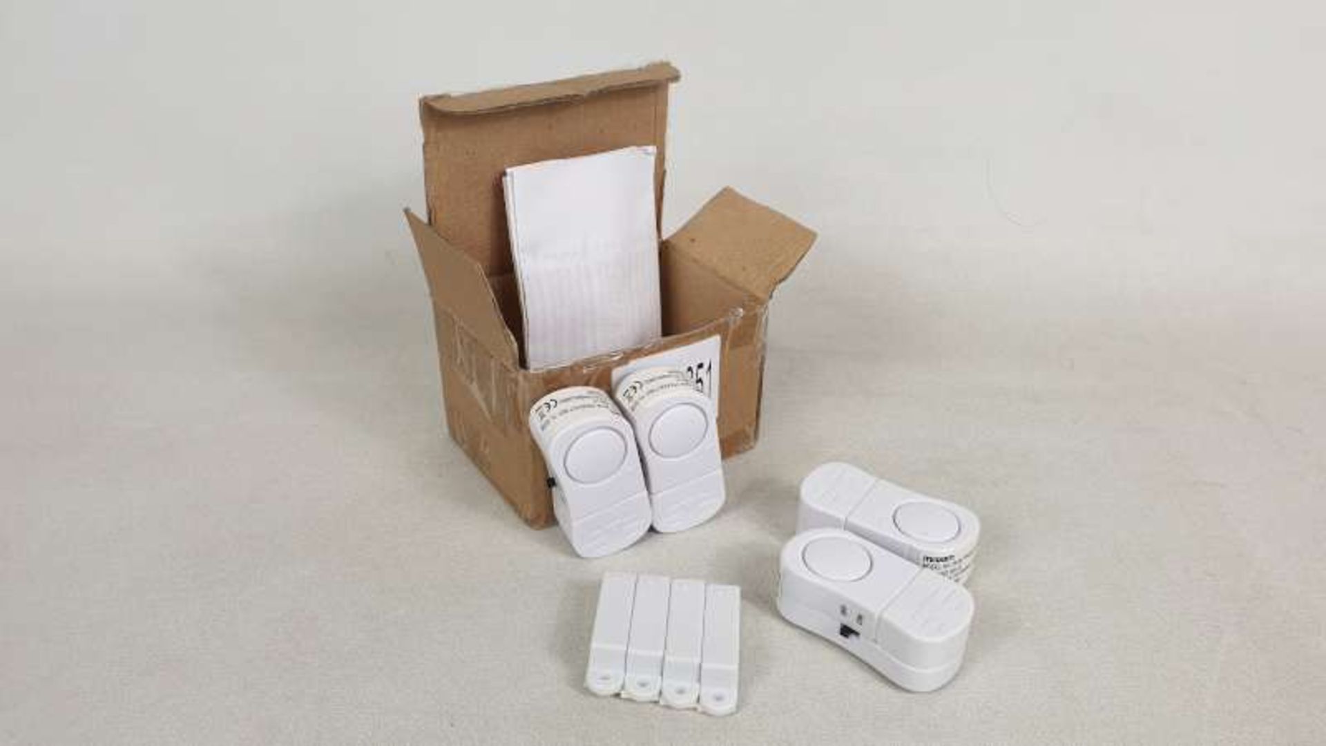 50 X SETS OF 4 MAXIM WINDOW ALARMS IN 1 BOX