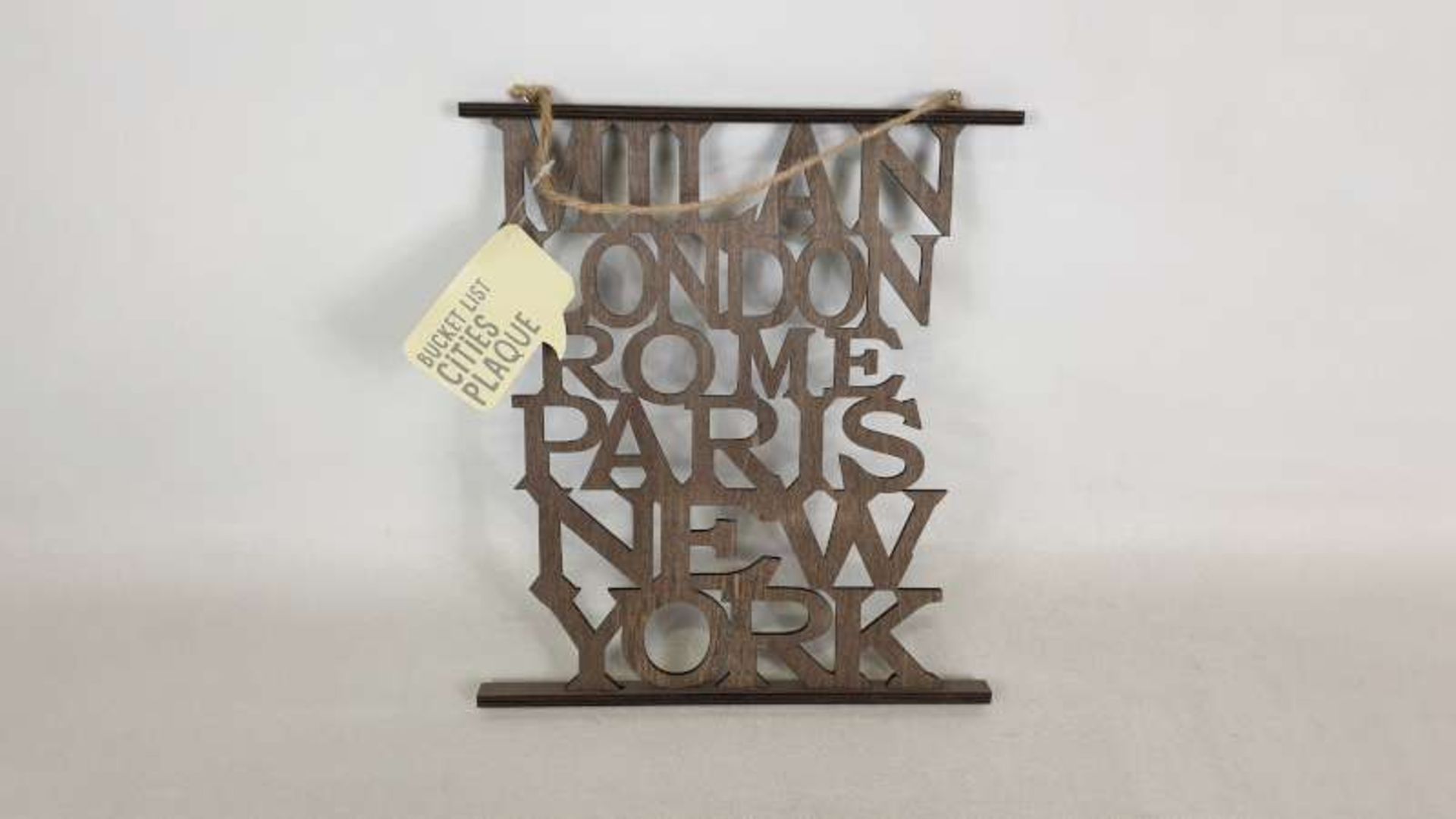 96 X CITIES HANGING PLAQUES IN 4 BOXES