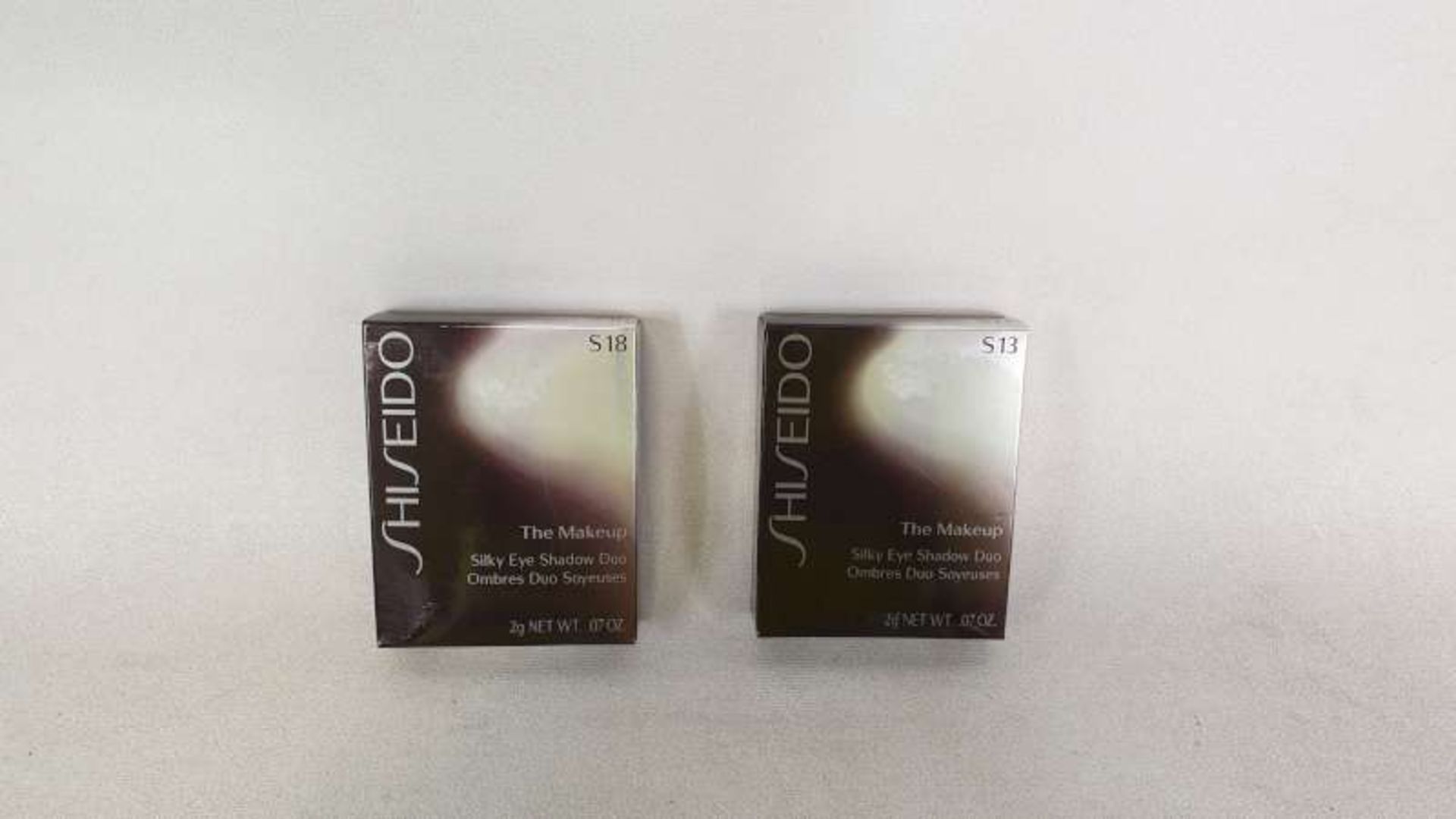 LOT CONTAINING 30 X SHISEIDO THE MAKE UP SILKY EYE SHADOW S18 AND 50 X SHISEIDO THE MAKE UP SILKY