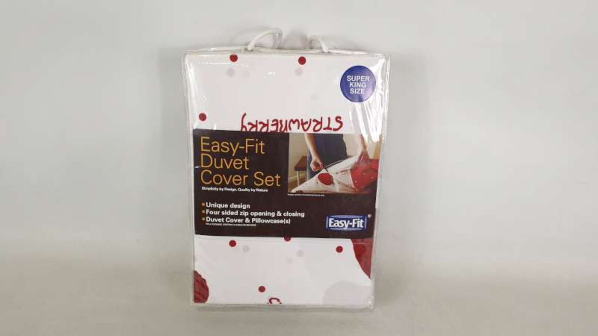 6 X BRAND NEW SUPER KING SIZE DUVET COVER SETS WITH STRAWBERRY DETAIL