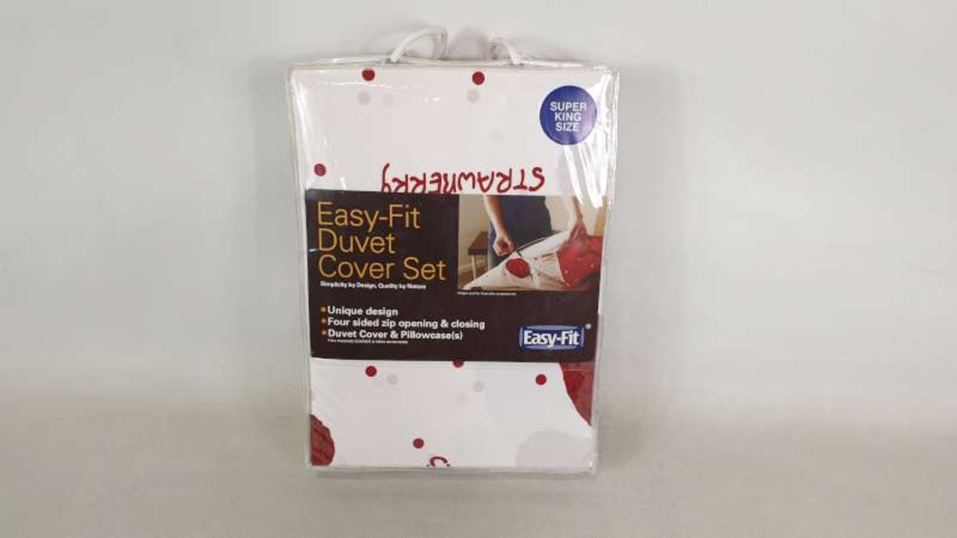 6 X BRAND NEW SUPER KING SIZE DUVET COVER SETS WITH STRAWBERRY DETAIL