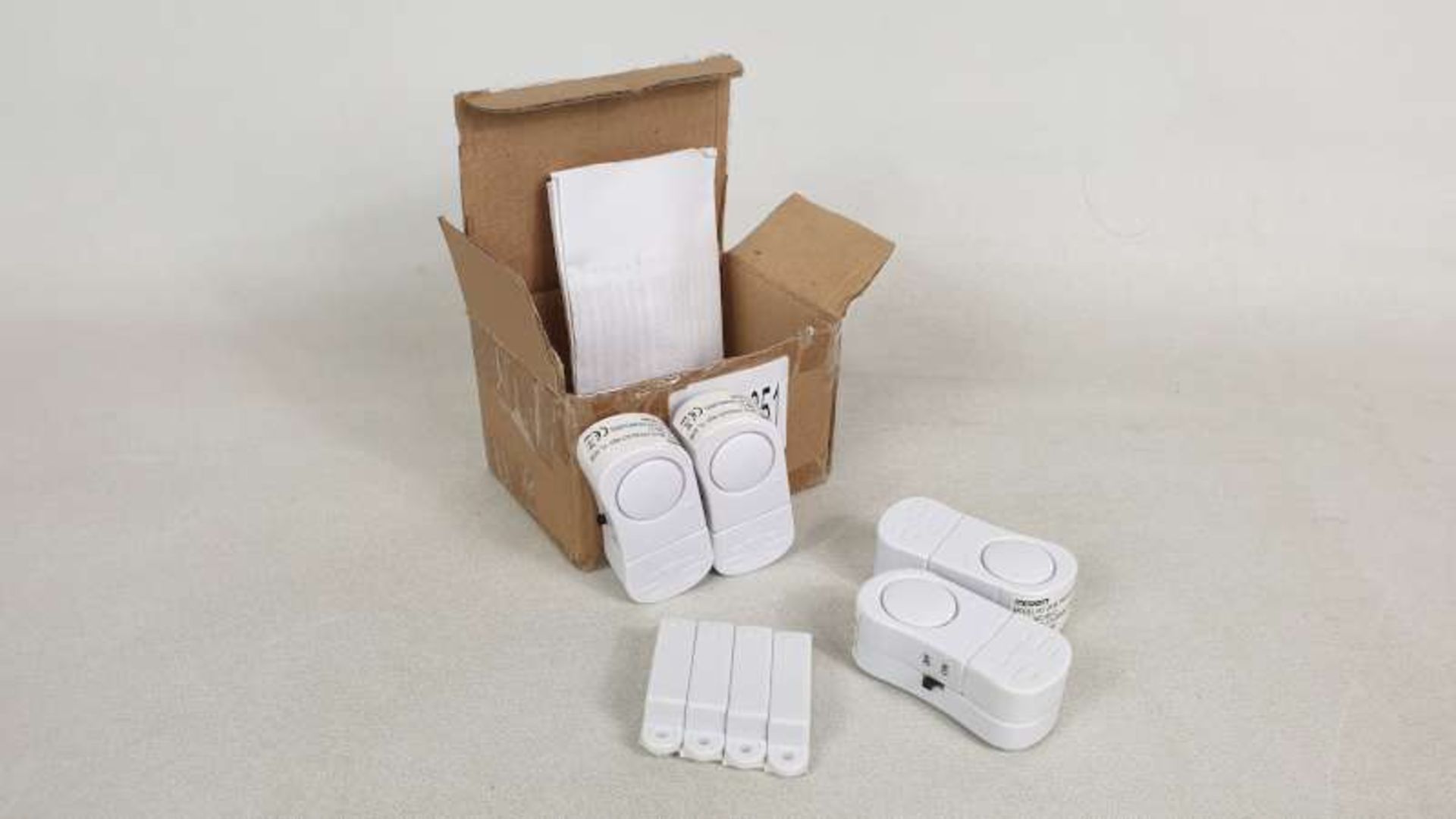 50 X SETS OF 4 MAXIM WINDOW ALARMS IN 1 BOX