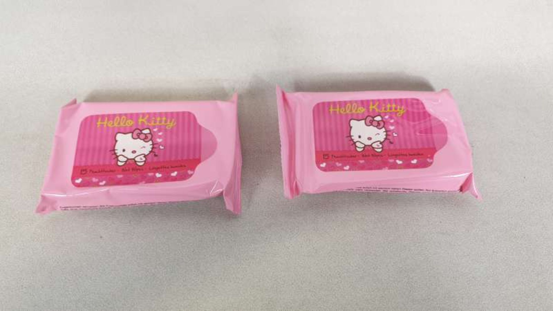 LOT CONTAINING A LARGE QTY OF HELLO KITTY WET WIPES