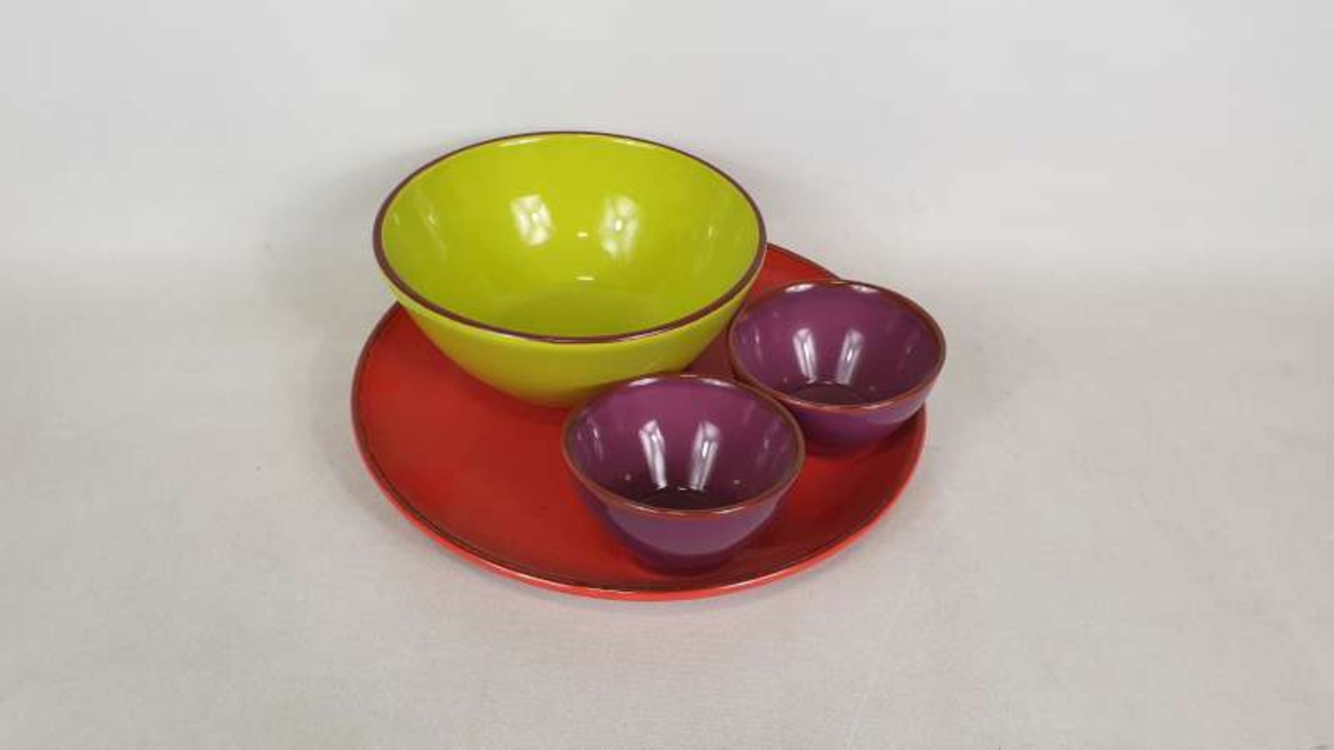 26 X RED / GREEN PURPLE WITH TERRACOTTE RIM 4 PIECE OUTDOOR SERVEWARE