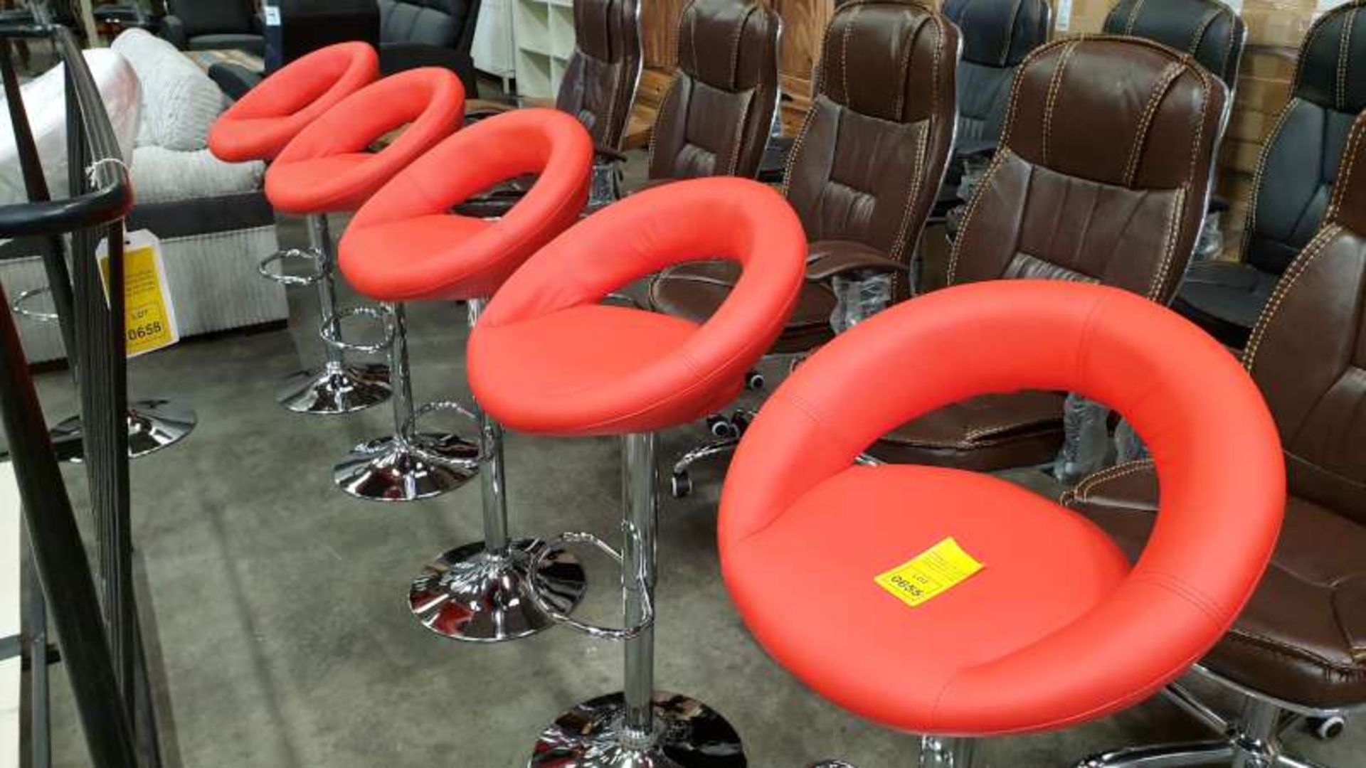 5 X RED LEATHER STYLE BAR STOOLS