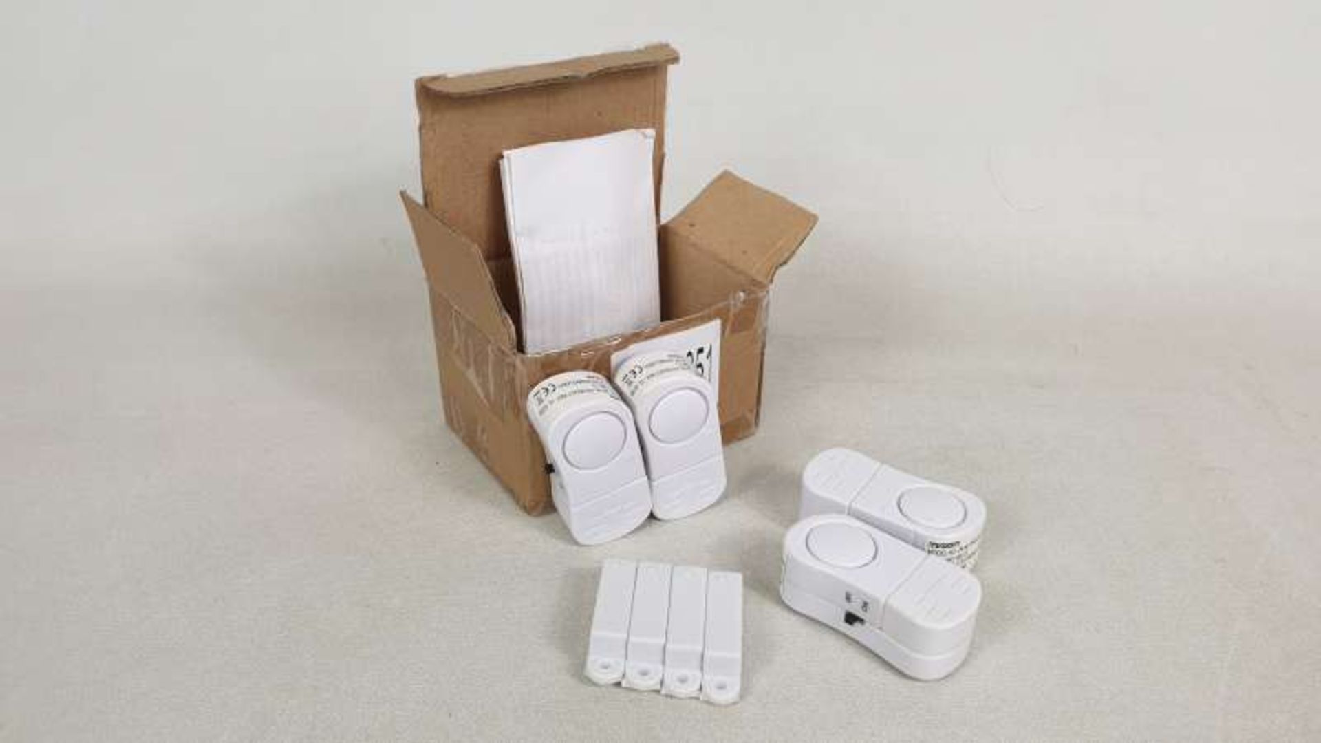 50 X SETS OF 4 MAXIM WINDOW ALARMS IN 1 BOX