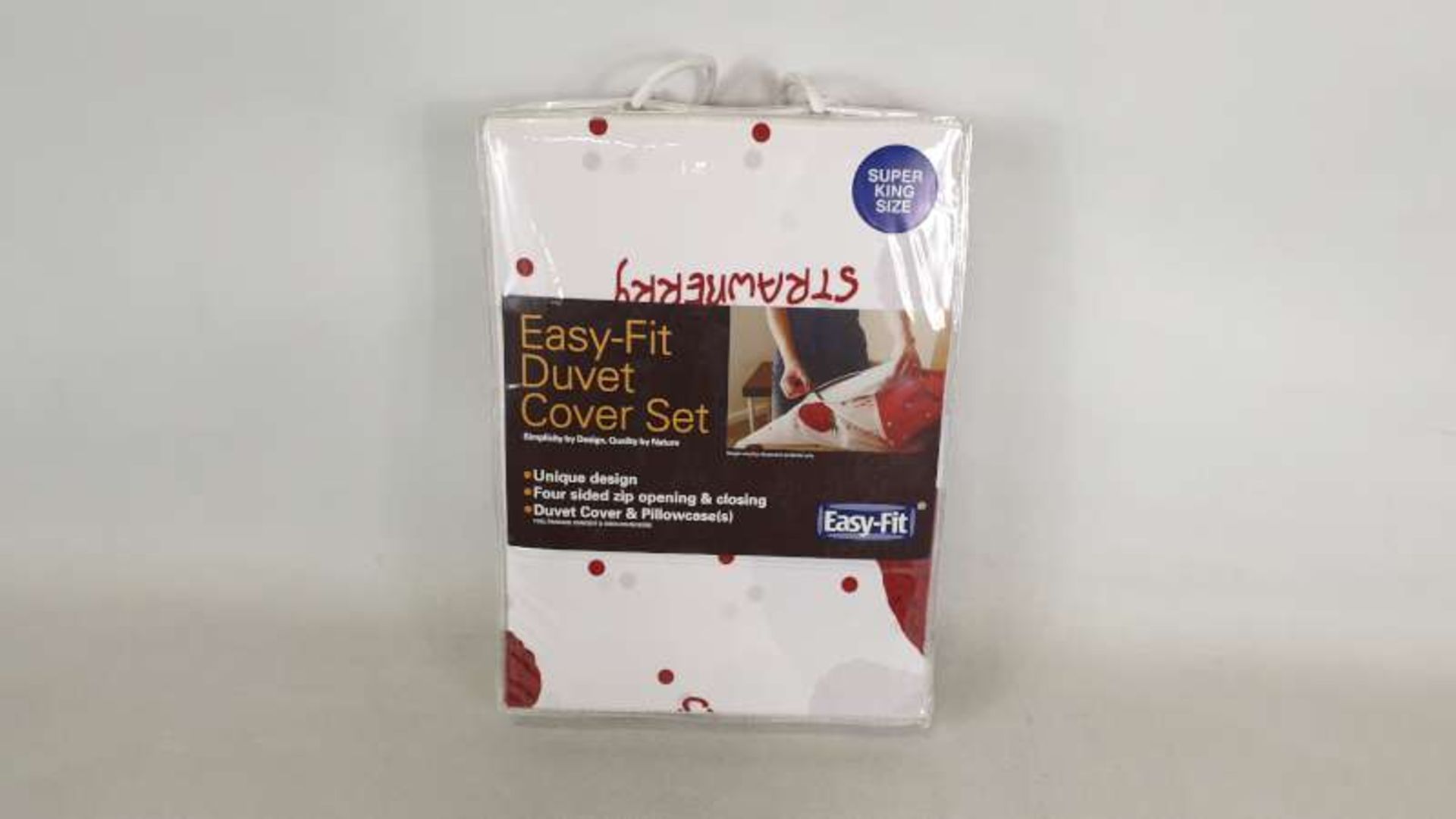 6 X BRAND NEW SUPER KING SIZE DUVET COVER SETS WITH STRAWBERRY DETAIL