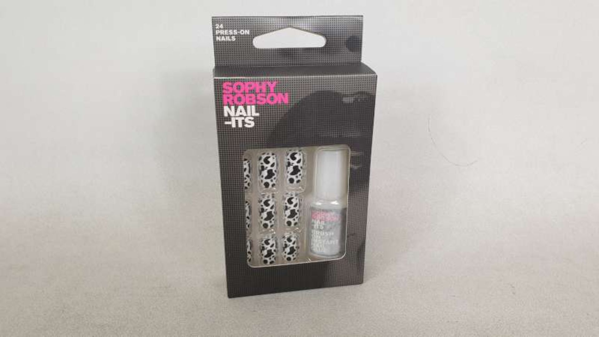 96 X SOPHY ROBSON NAIL ITS 24 PRESS ON NAILS WITH GLUE IN 6 BOXES