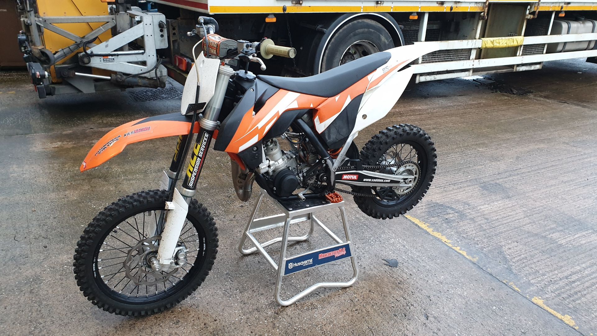 KTM SX 85 OFF ROAD MOTORCYCLE 2016 FRAME NO: VBKMXC231EM013315 ENGINE NO 1600828 2 OWNERS FROM NEW - Image 3 of 4