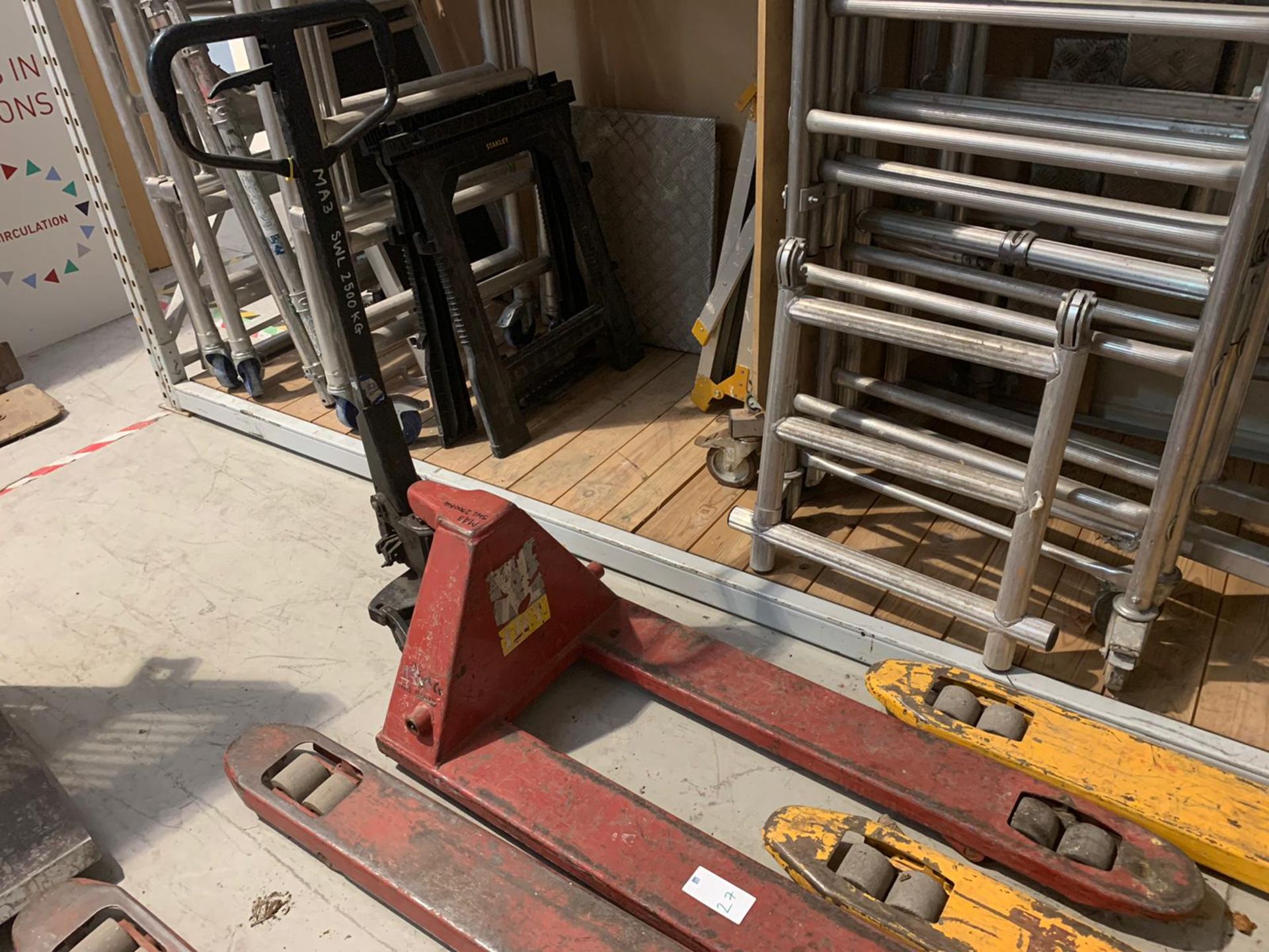 PALLET TRUCK