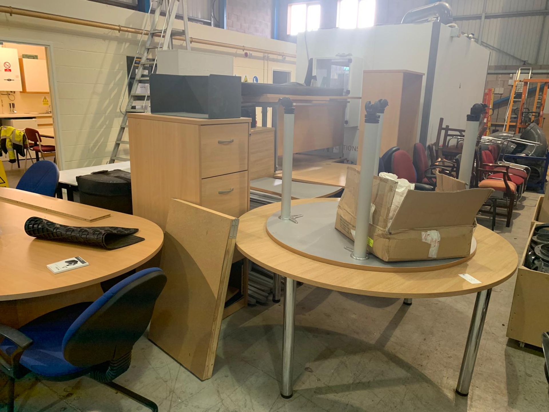 LARGE QUANTITY OF OFFICE FURNITURE AND CHAIRS