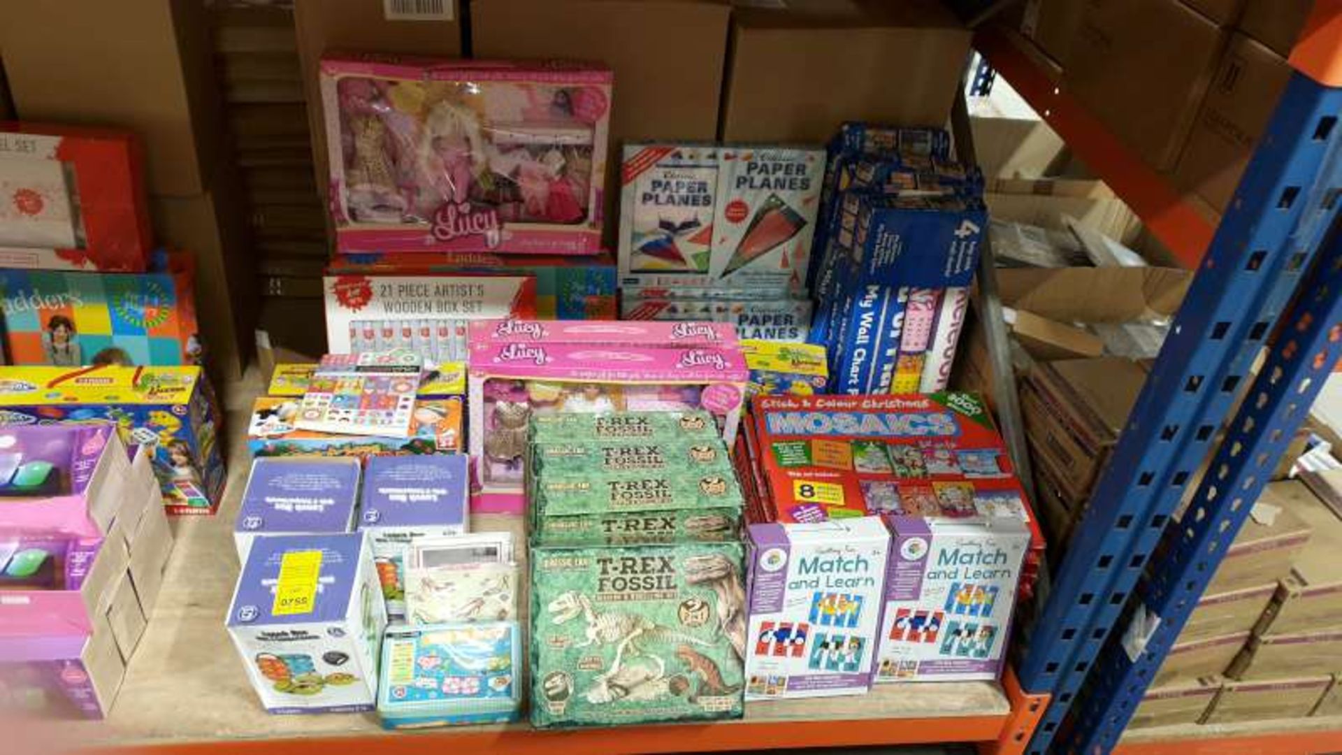 MIXED LOT CONTAINING LUCY DOLL SETS, 21 PIECE ARTISTS WOODEN BOX SETS, LUNCH BOXES, STICK AND COLOUR