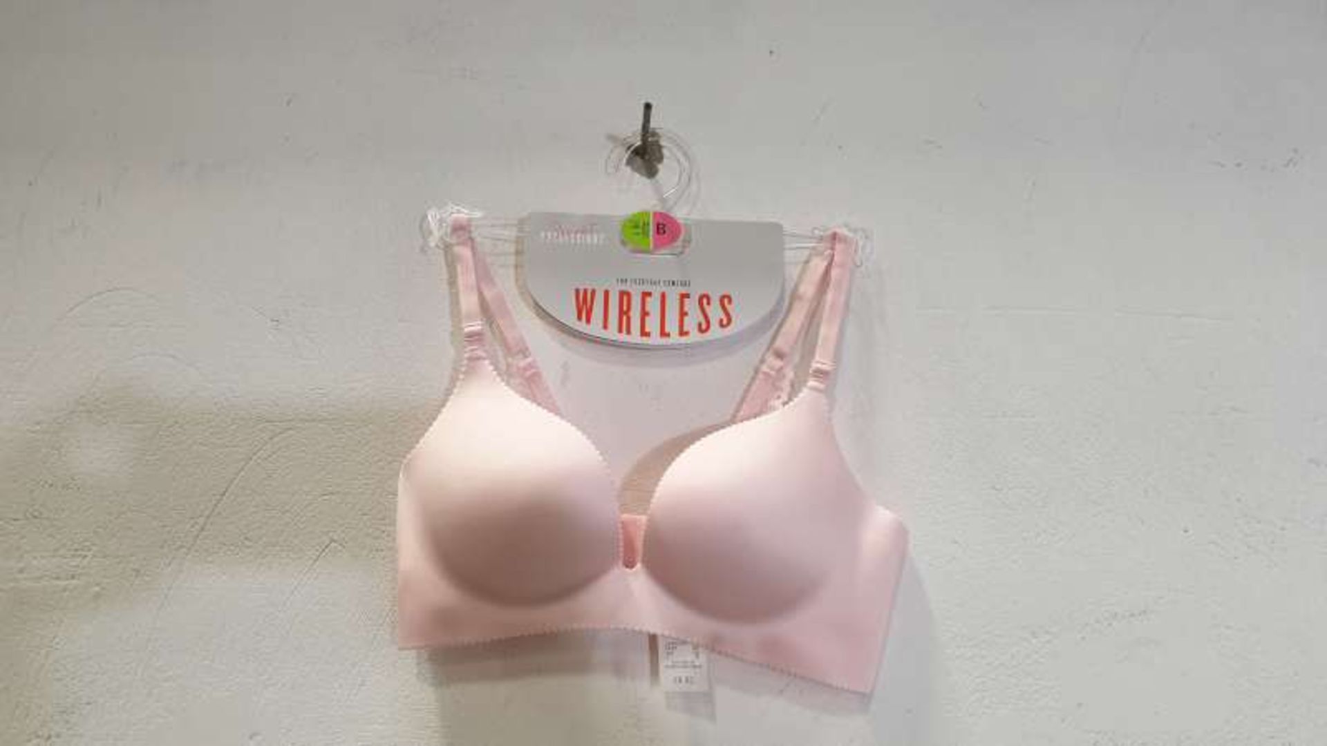 105 X LIGHT PINK COLOURED BRA'S IN VARIOUS SIZES IN 3 BOXES