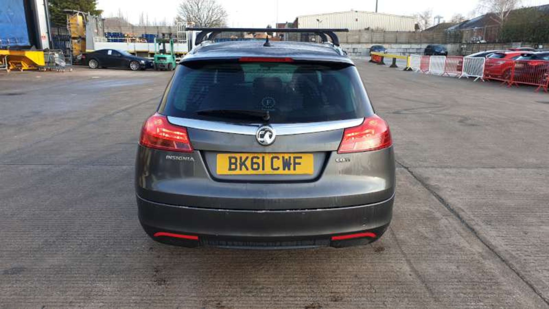 GREY VAUXHALL INSIGNIA SRI NAV CDTI. ( DIESEL ) Reg : BK61 CWF, Mileage : 103,643 Details: KEYS - Bild 4 aus 5