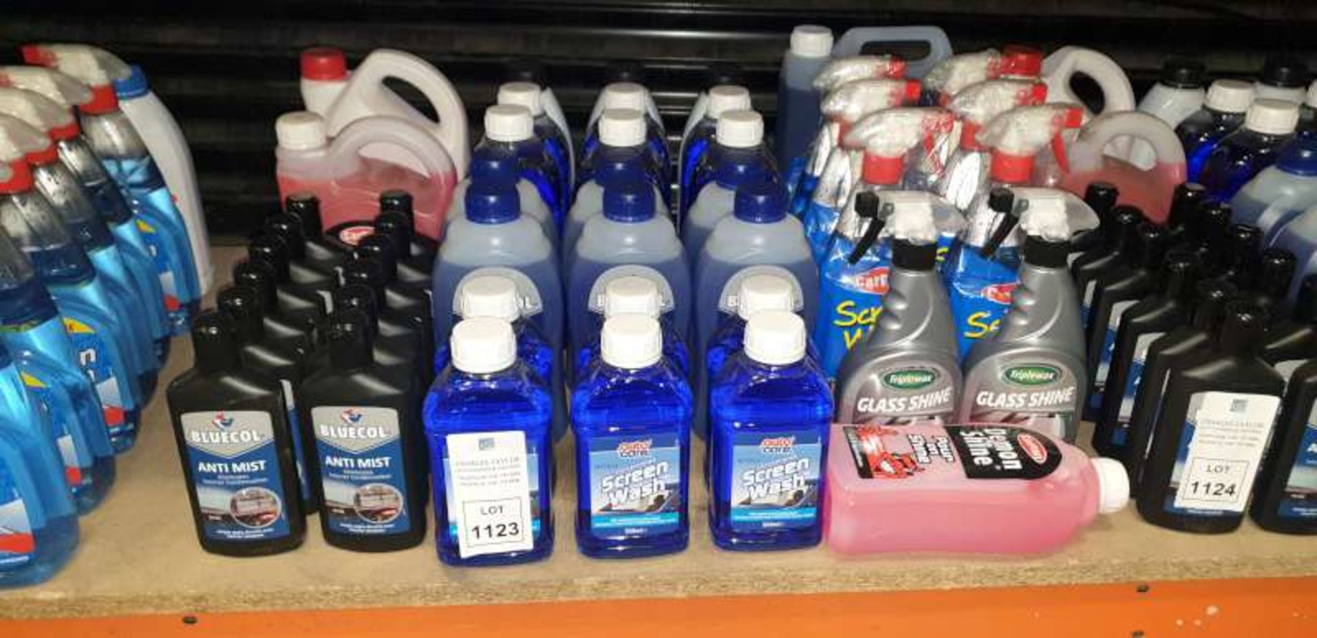 LOT CONTAINING SCREEN WASH, DEMON SHINE, ANTI MIST, GLASS SHINE, SCREEN WIPES, ETC