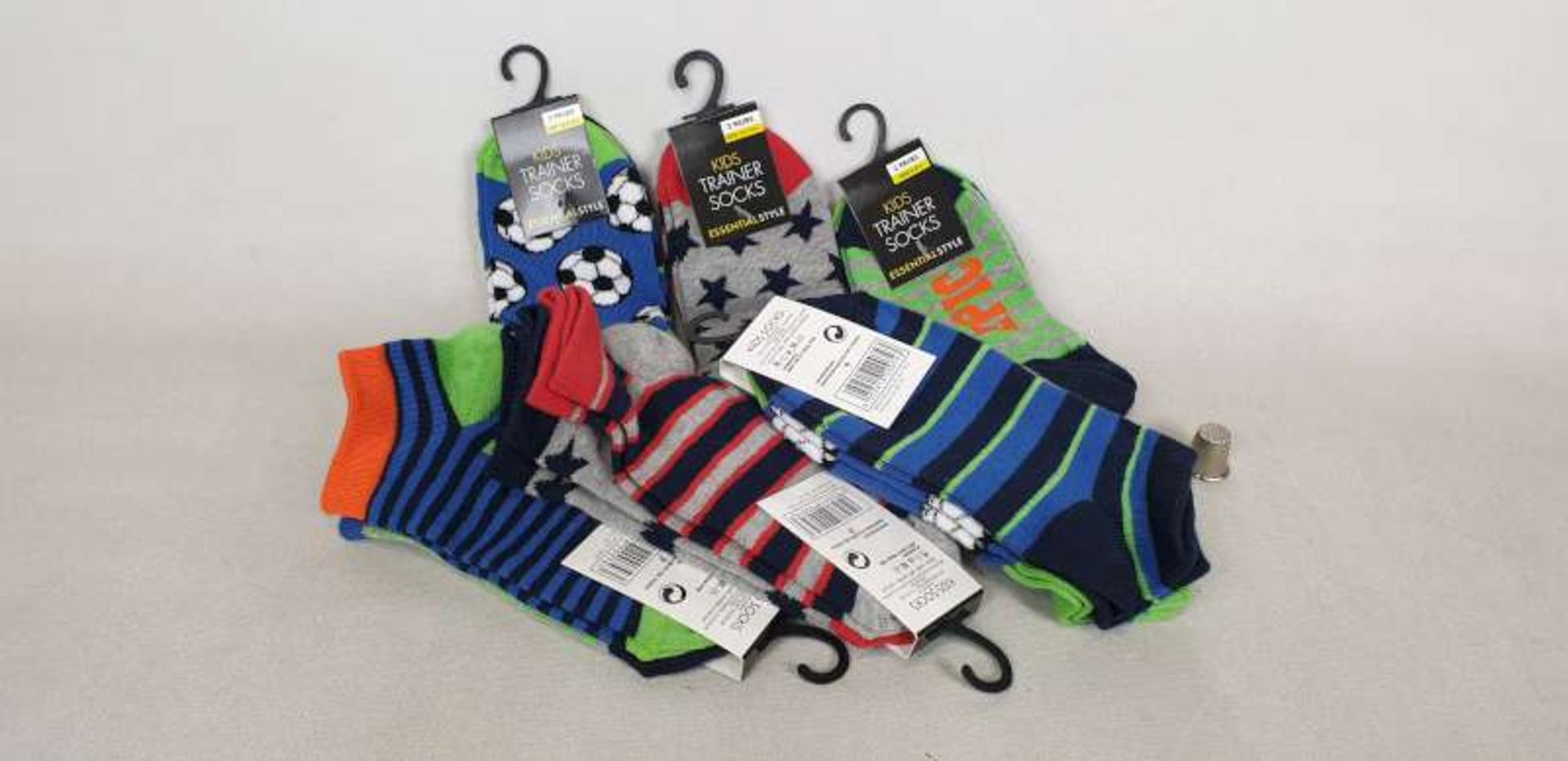 480 X BRAND NEW BOXED KIDS TRAINER SOCKS IN VARIOUS STYLES IN 10 BOXES