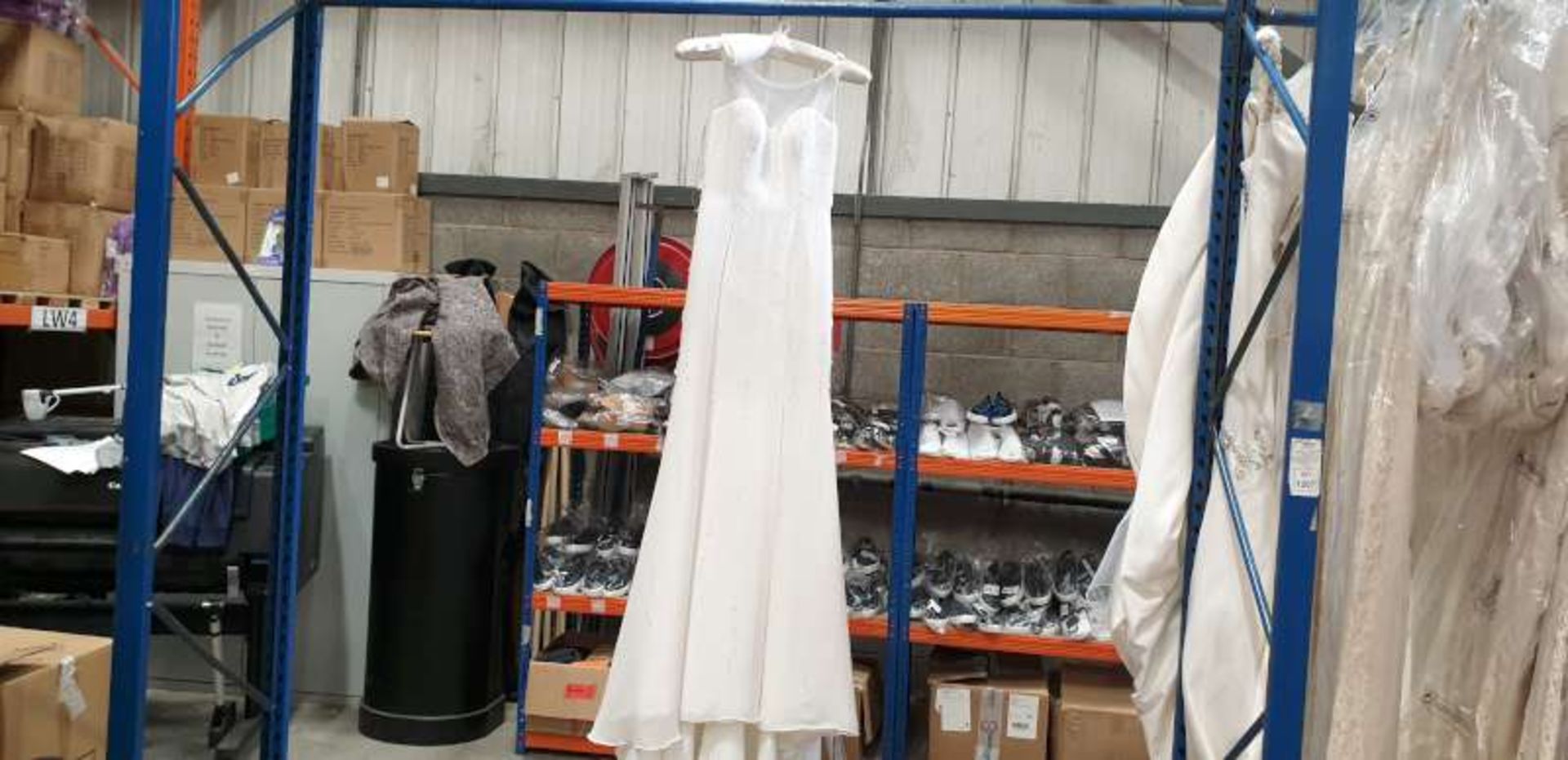DIANE HARBRIDGE SIZE 8 OFF WHITE HIGH NECK WEDDING DRESS