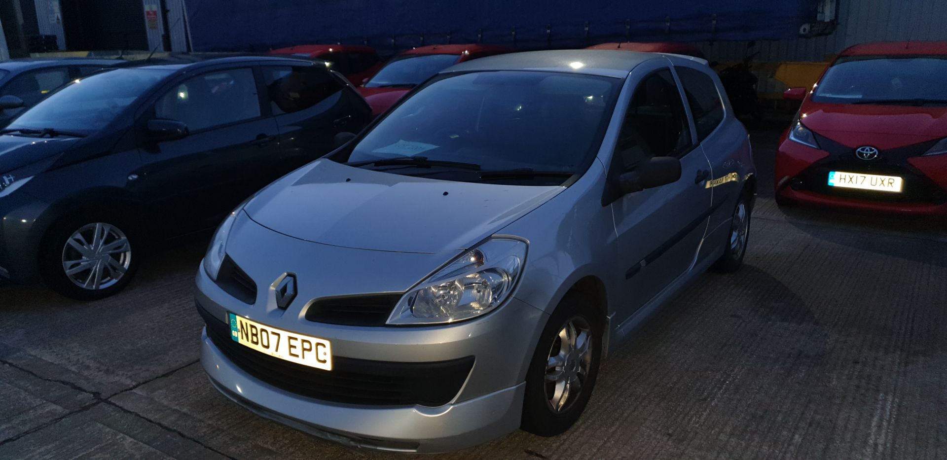 SILVER RENAULT CLIO EXTREME. Reg : NB07EPC, Mileage : 94,015 Details: KEY YES LOG BOOK YES MOT UNTIL - Image 3 of 3