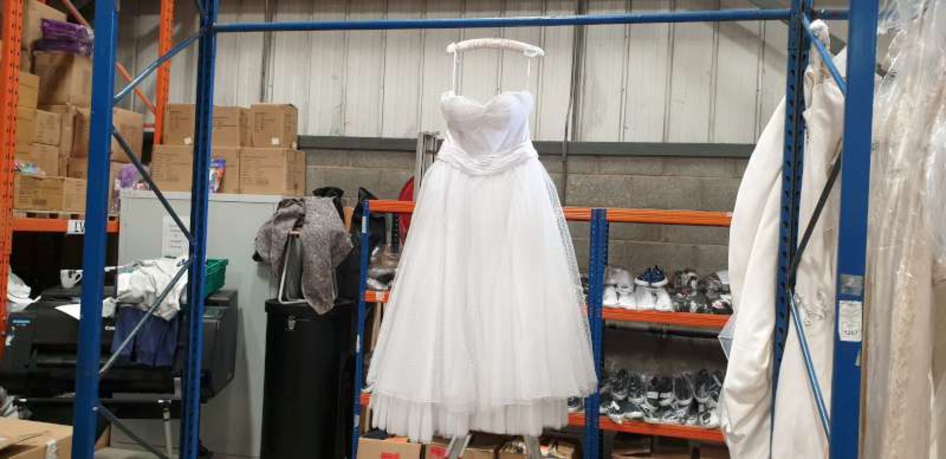 DESIGNER UNKNOWN SIZE 12 WHITE STRAPLESS WEDDING DRESS