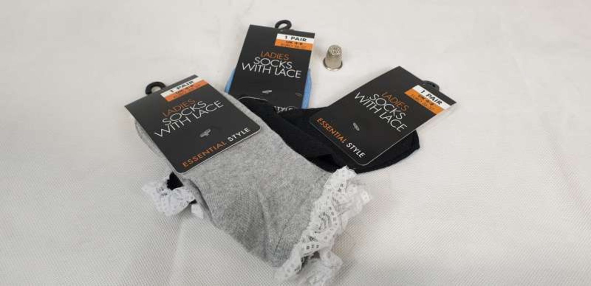 240 X PAIRS OF LADIES SOCKS SIZE 4-8 IN 10 BOXES