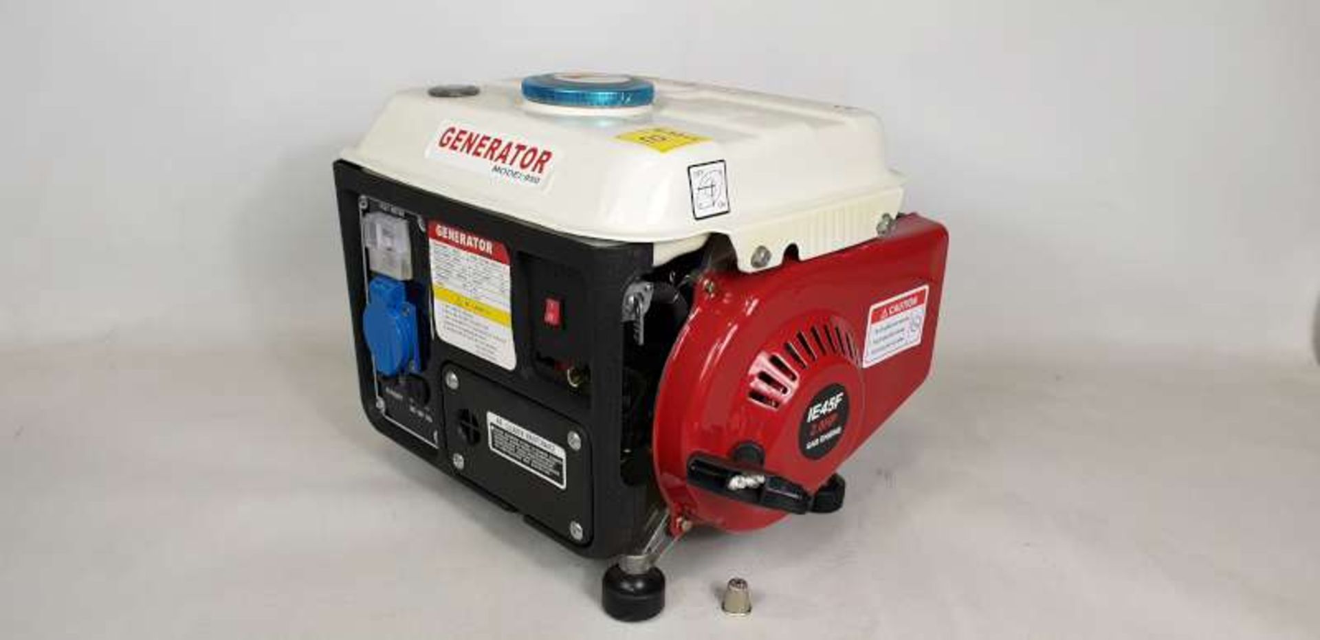 BRAND NEW BOXED PORTABLE GENERATOR MODEL 950