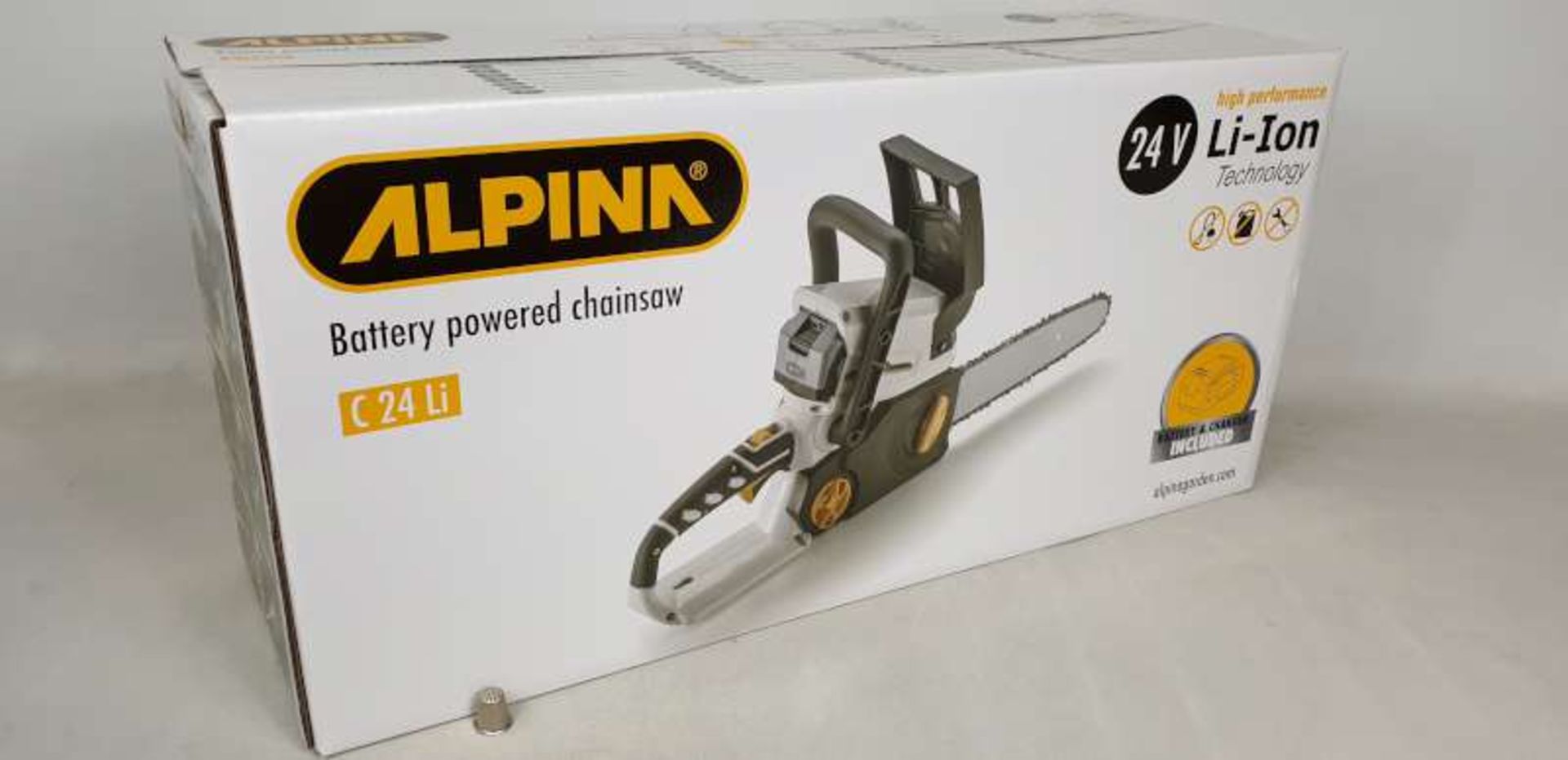 BRAND NEW BOXED ALPINA 24 VOLT LI - ION HIGH PERFORMANCE TECHNOLOGY BATTERY POWERED CHAINSAW,