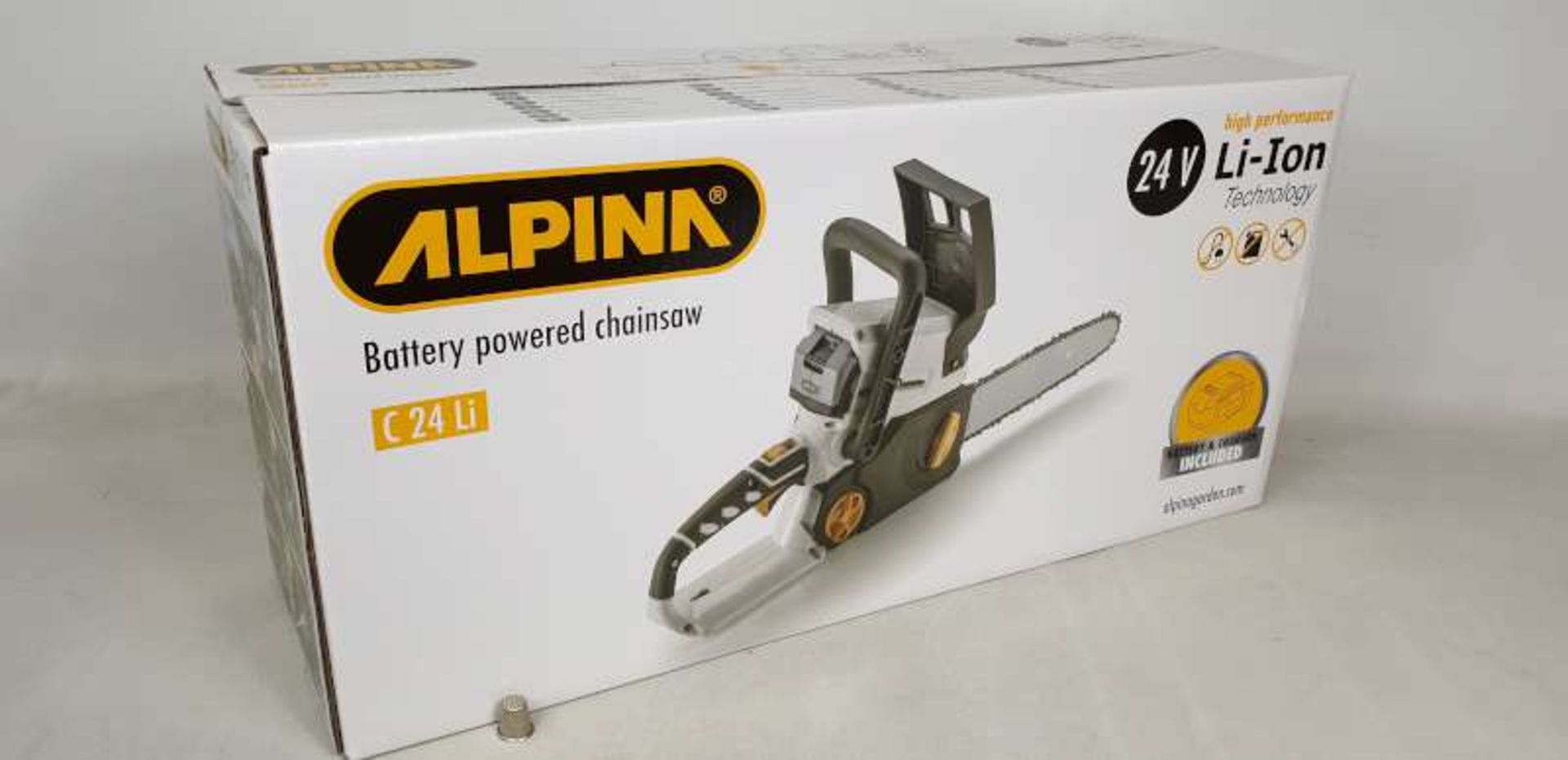 BRAND NEW BOXED ALPINA 24 VOLT LI - ION HIGH PERFORMANCE TECHNOLOGY BATTERY POWERED CHAINSAW,