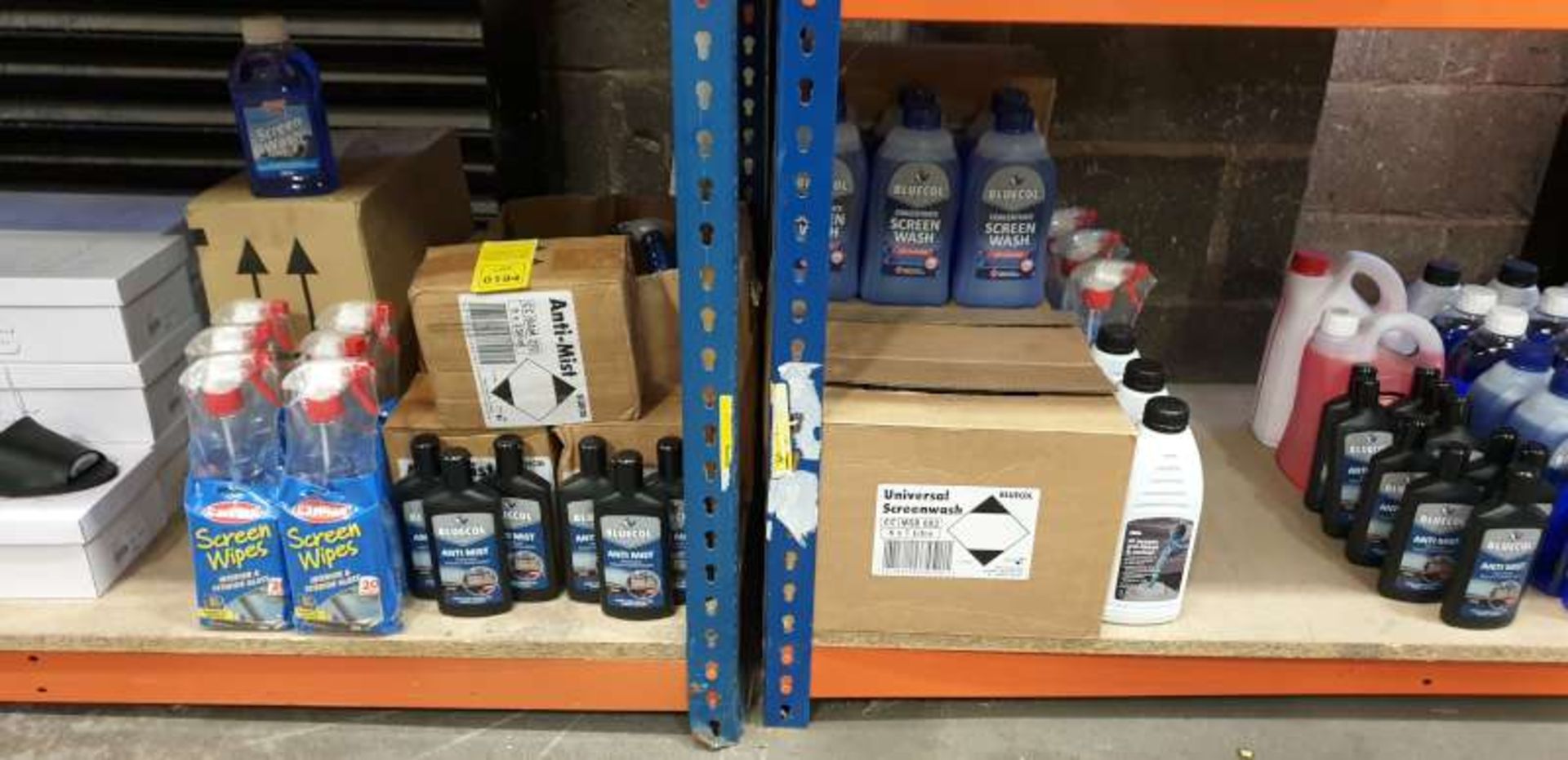 LOT CONTAINING CARPLAN SCREEN WASH, ANTI MIST, GLASS CLEANER, SCREEN WIPES, ETC