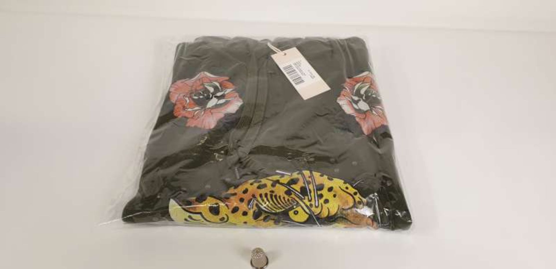 9 X BRAND NEW ILLEGAL CLUB PARIS HOODED TOPS WITH TIGER DETAIL SIZE LARGE