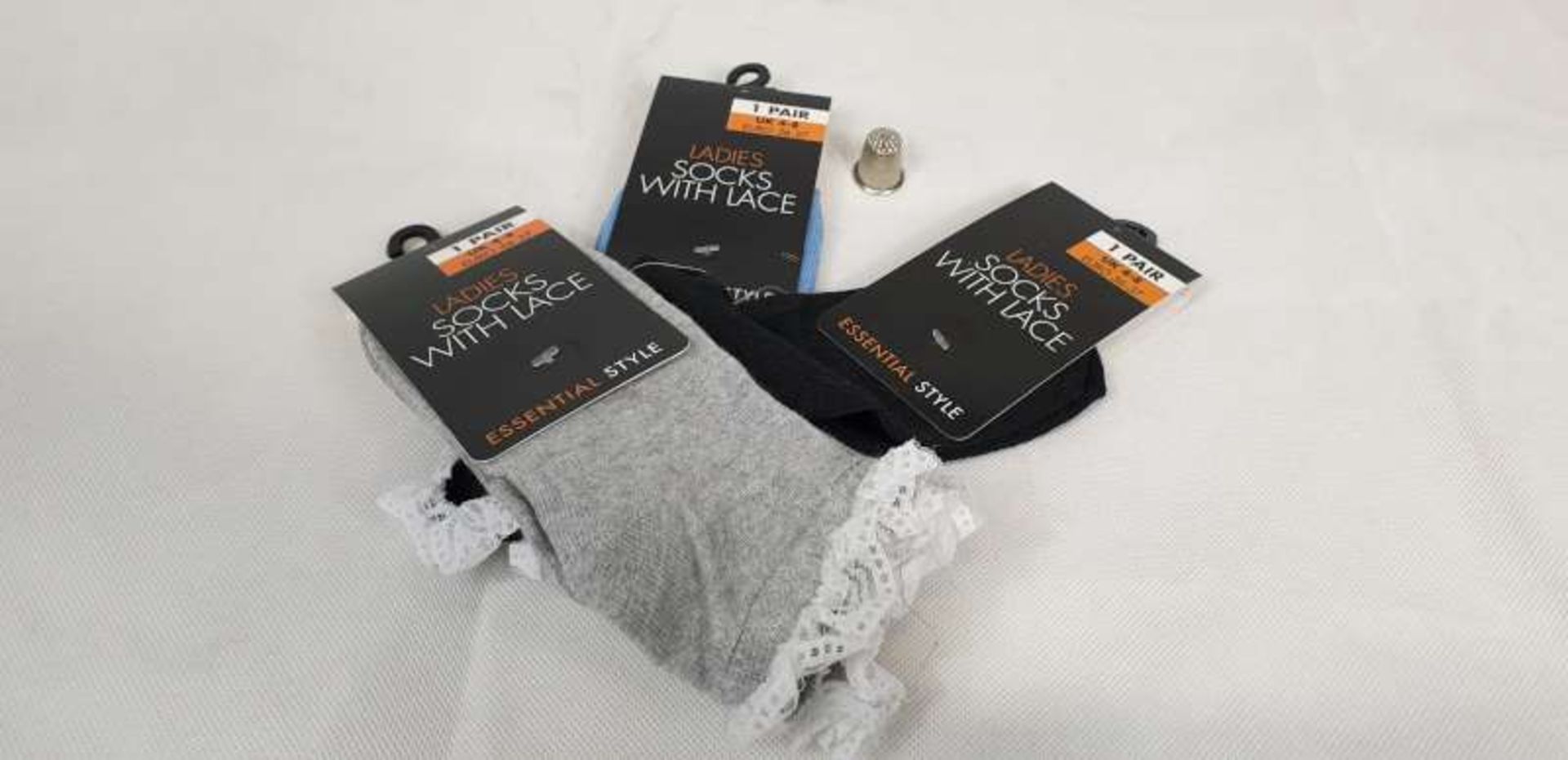 240 X PAIRS OF LADIES SOCKS SIZE 4-8 IN 10 BOXES