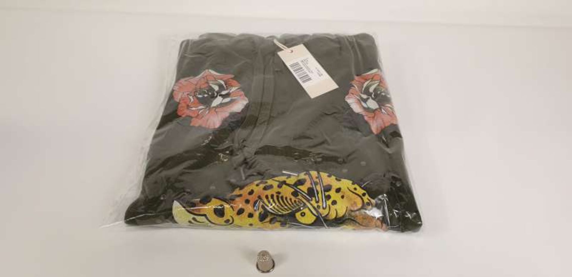 10 X BRAND NEW ILLEGAL CLUB PARIS HOODED TOPS WITH TIGER DETAIL SIZE LARGE